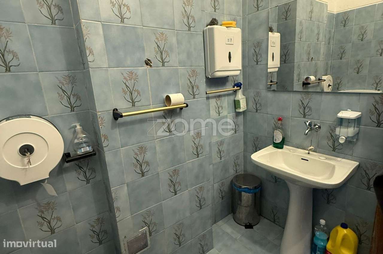 Armazém com 600 m² – 2 Pisos, Escritórios e Excelentes Acessos-26