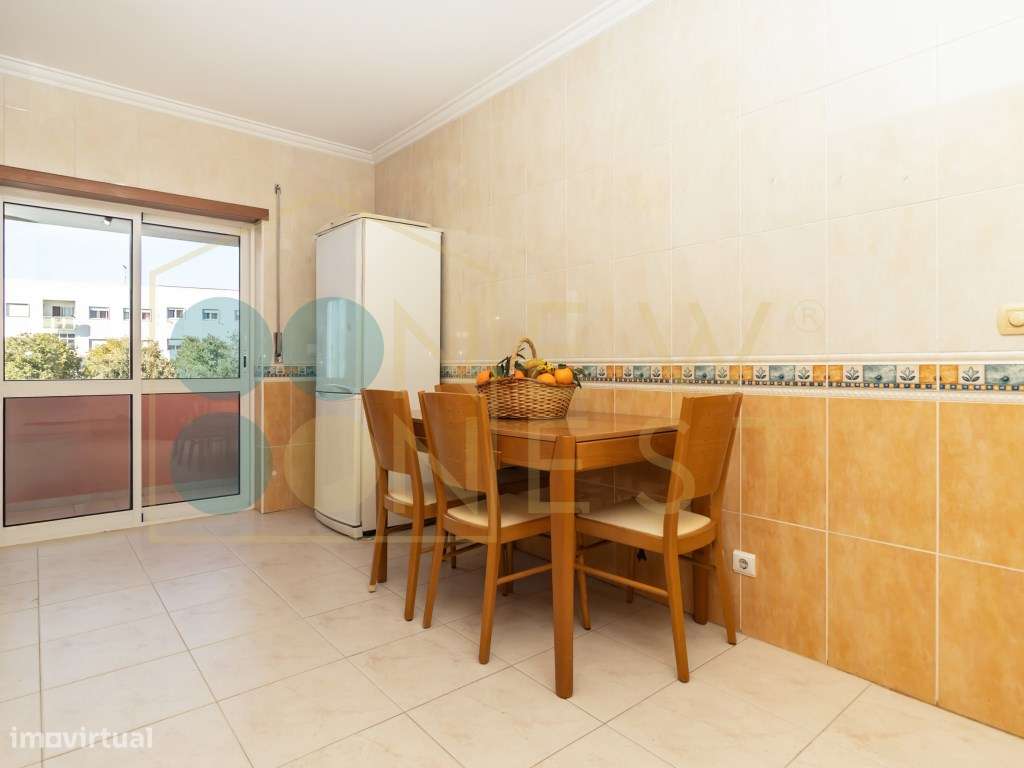 Apartamento T3 no Vale do Cobro com 128m²-12