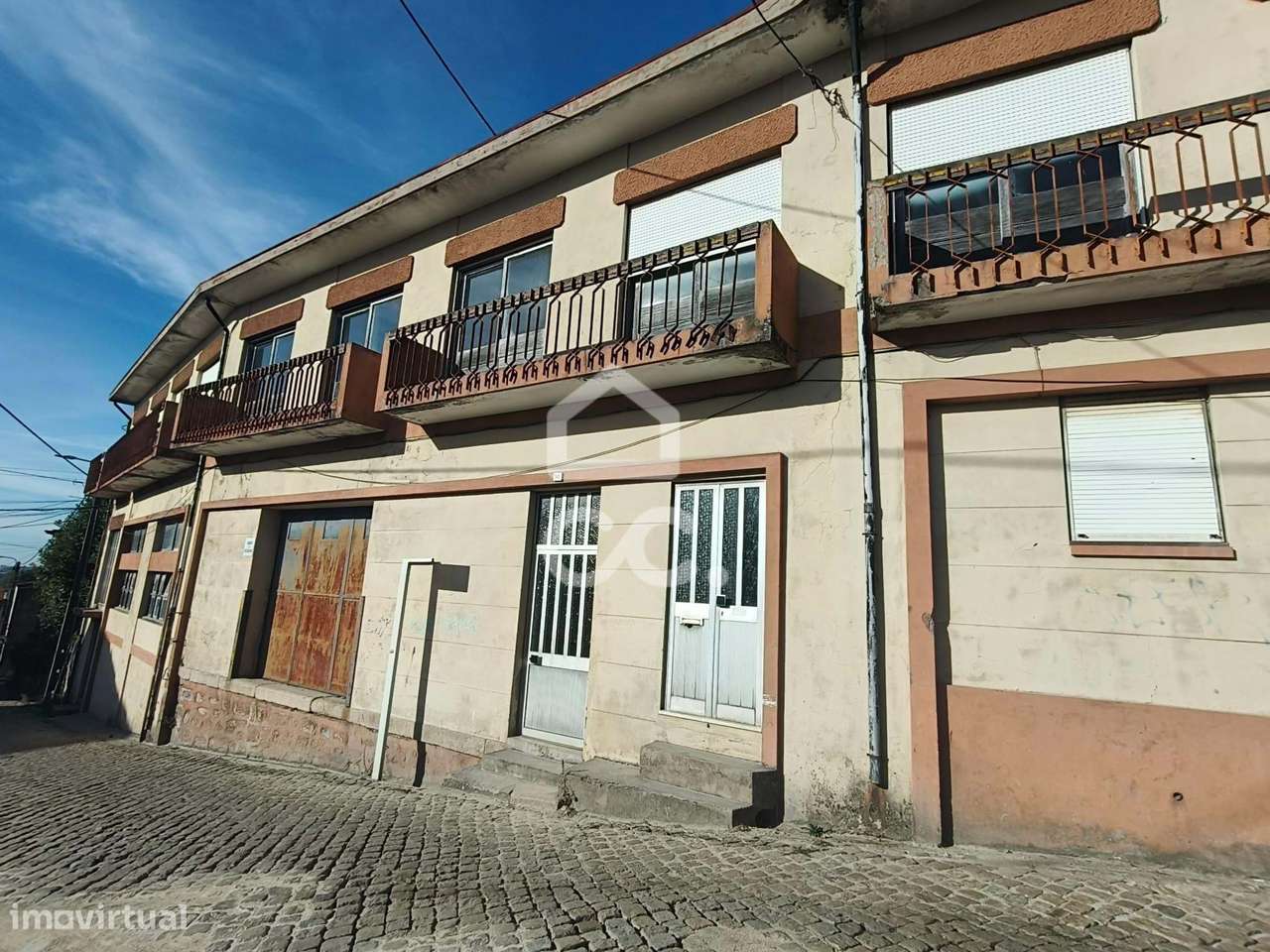 Armazém / Prédio com Potencial de Investimento em Águas Santas – Maia-17