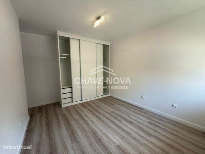 T2+1 Renovado c/ Garagem Box em Valadares-16