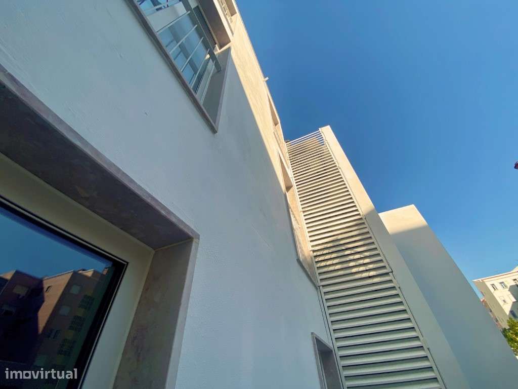Apartamento T2, varanda, Anjos Lisboa-40
