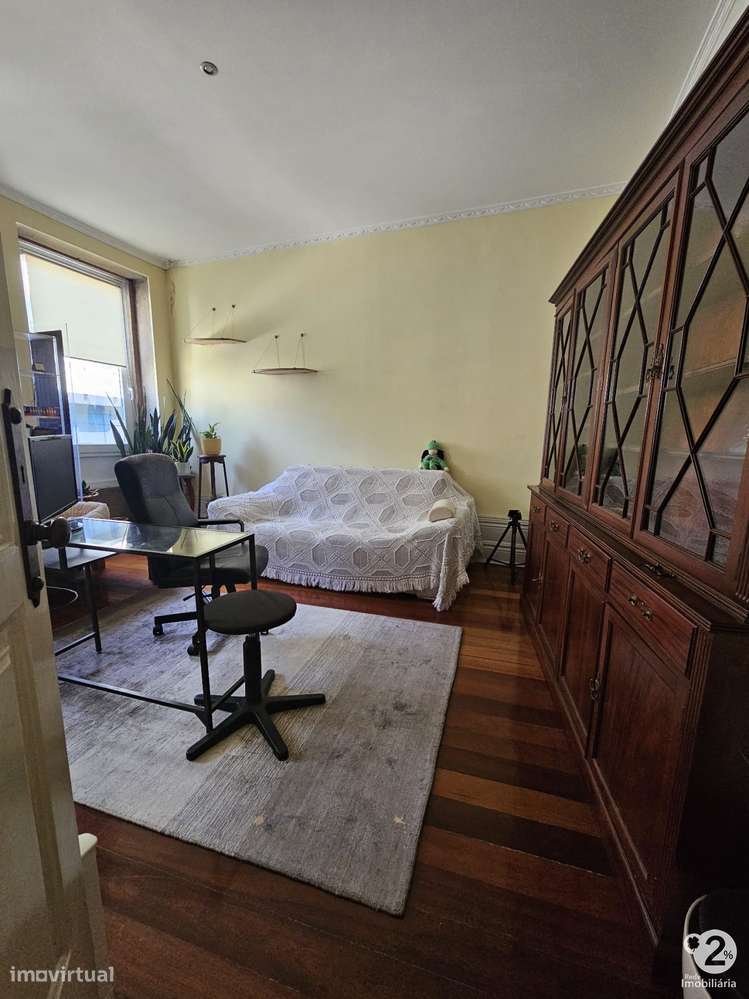 Prédio em propriedade total na Rua Costa Cabral - Porto-4