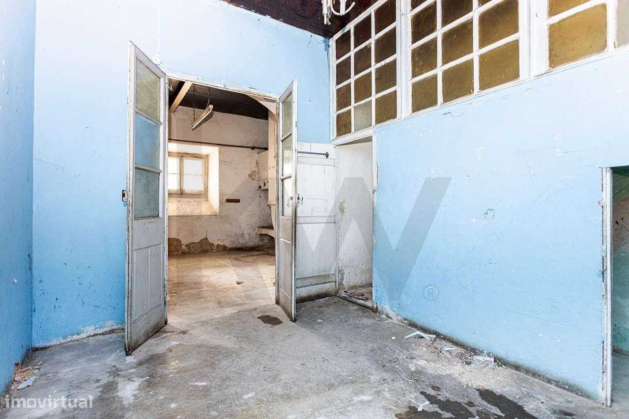 Apartamento em Cave para Remodelação Total | Graça – Lisboa - Grande imagem: 4/16