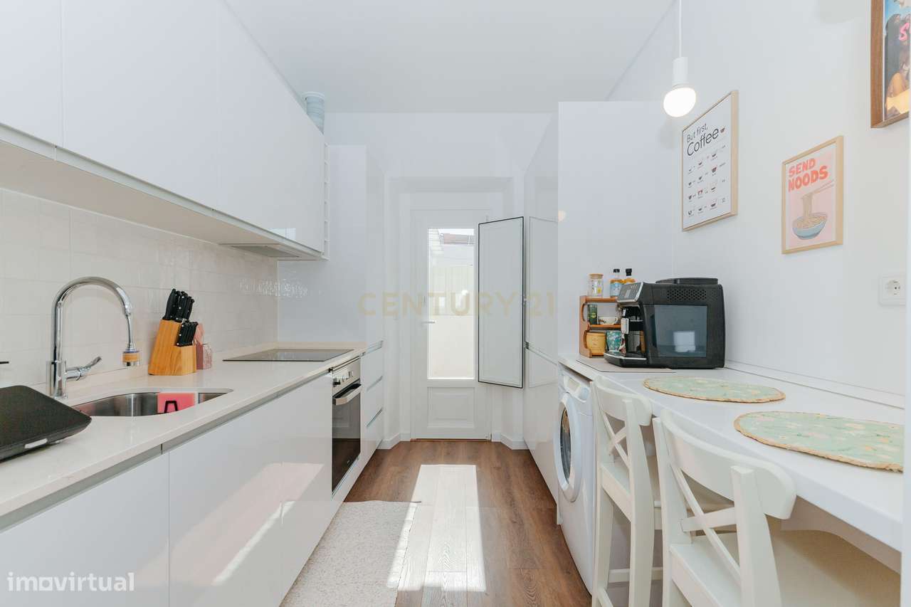 Moradia T1 Totalmente Renovada com Logradouro| Pinhal Novo-13