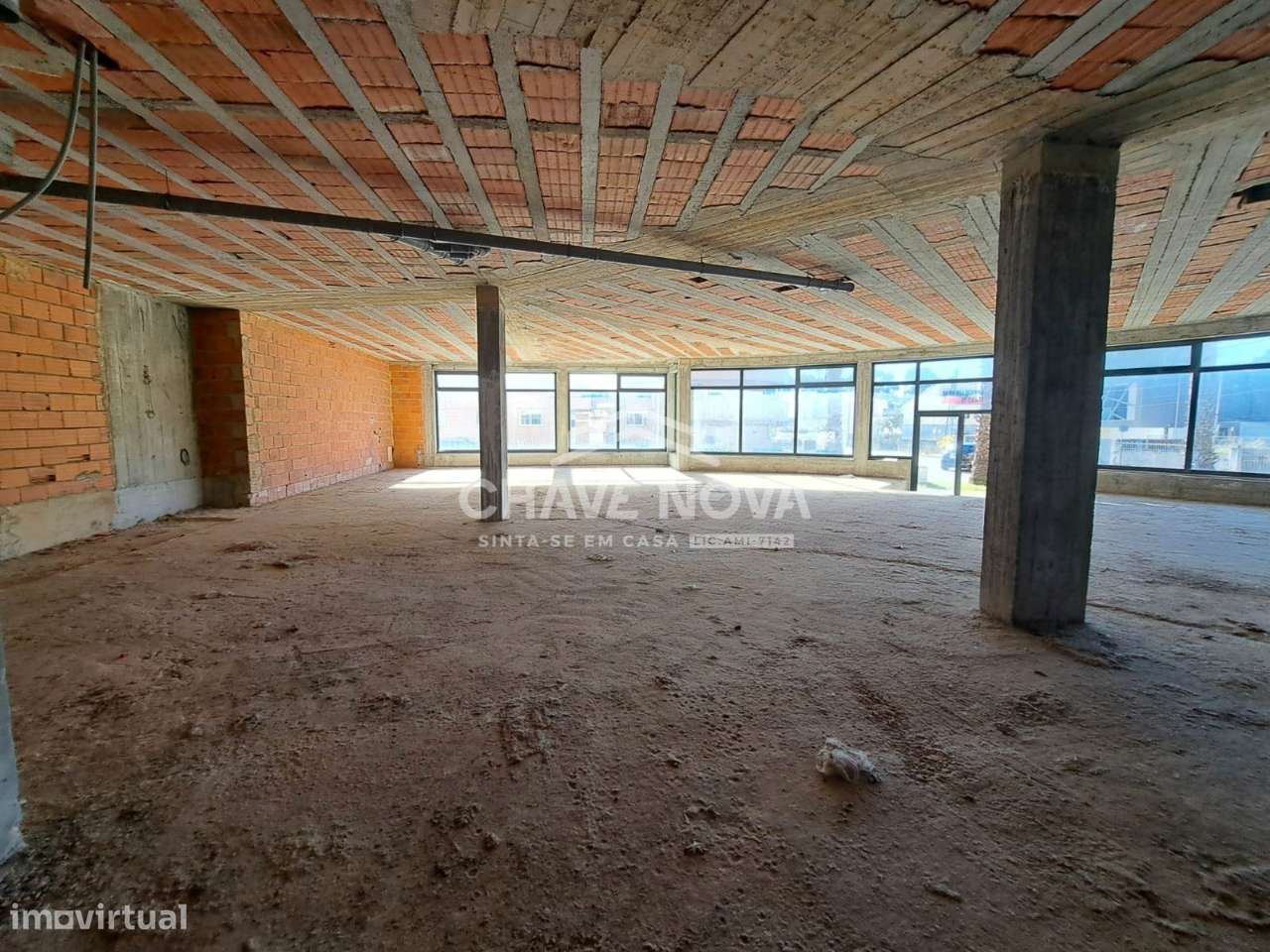 Loja c/ Terraço na Madalena (700m das Praias) - Grande imagem: 4/22