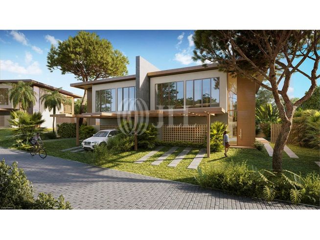 Moradia T4 duplex com piscina, Garden...