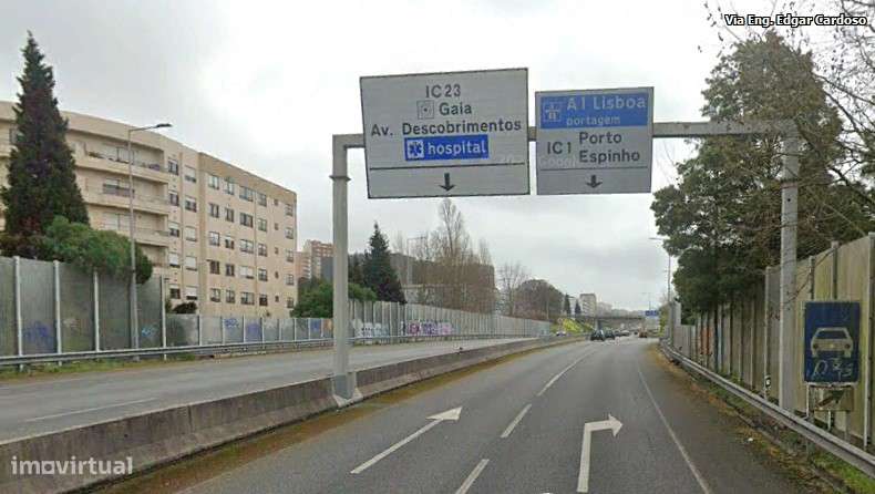 Vende-se apartamento T1 com varanda, às Devesas-9