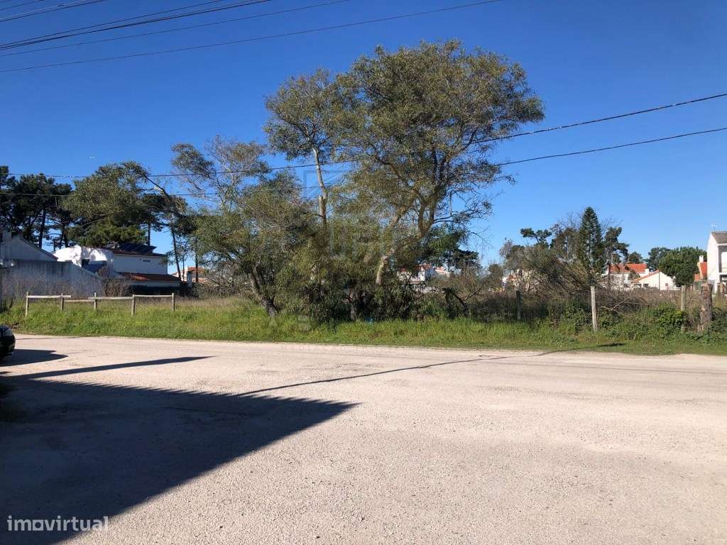 Excelente Lote com 2520m2 na Aroeira-18