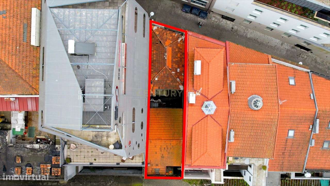 PRÉDIO PARA REABILITAÇÃO À ESTAÇÃO DE METRO TRINDADE - Grande imagem: 2/32