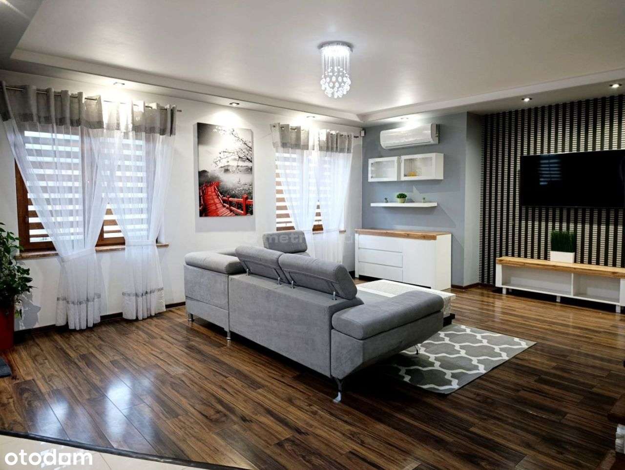 Nowoczesny dom z Spa, fotowoltaiką 136m2 Daleszyce-8