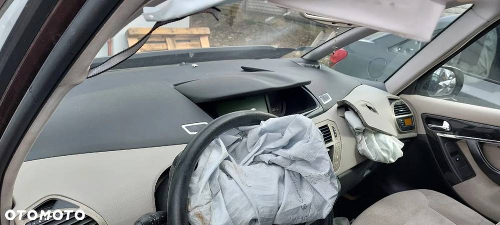 citroen c4 picasso 2,0hdi 136km rozrusznik - 6