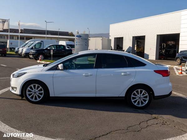 Ford Focus 1.5 TDCi Powershift Titanium - 4