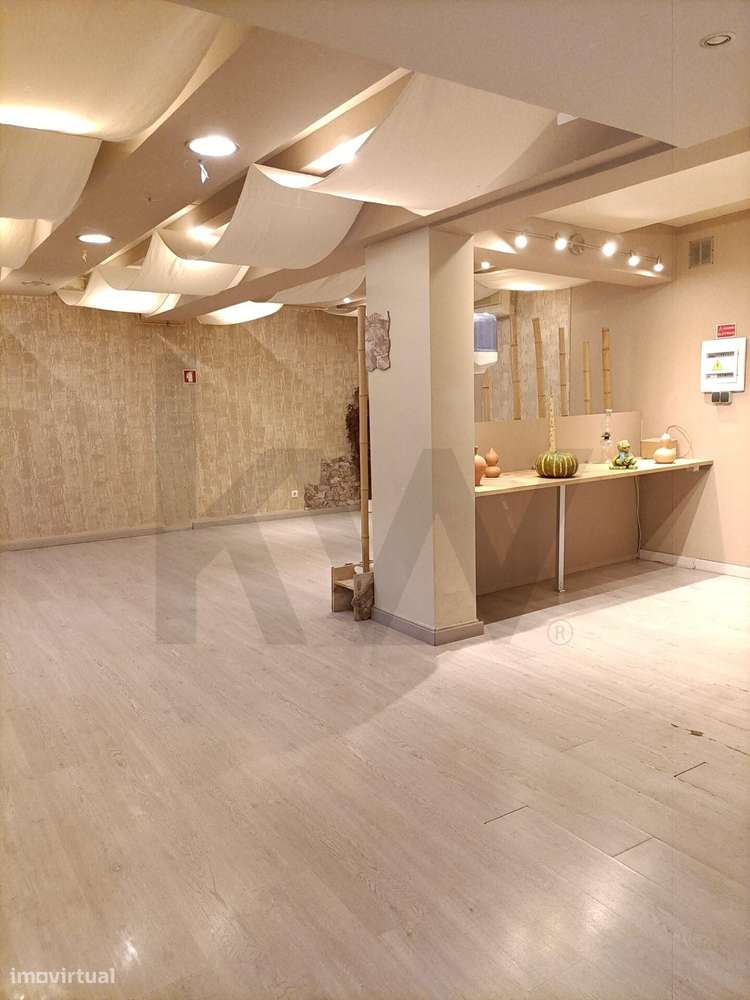 VENDA | ESPAÇO COMERCIAL COM ARRECADAÇÃO – CENTRO DE ALVERCA-23
