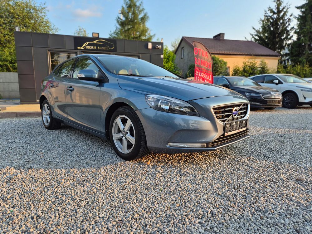 Volvo V40 II (2012-) 2012