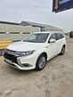 Mitsubishi Outlander - 2