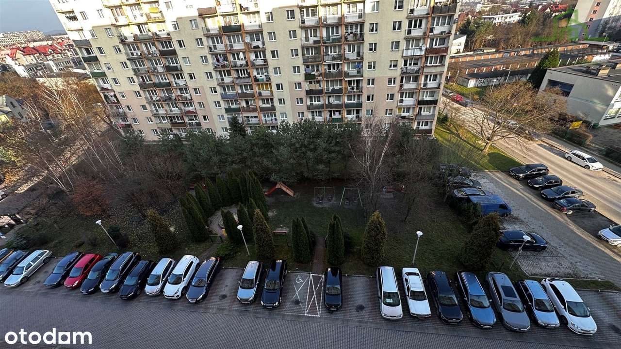 cztery pokoje po generalnym remoncie ul. Romualda-10