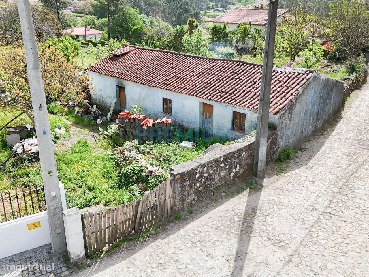 Moradia T5 para Recuperação em Barcelos-10
