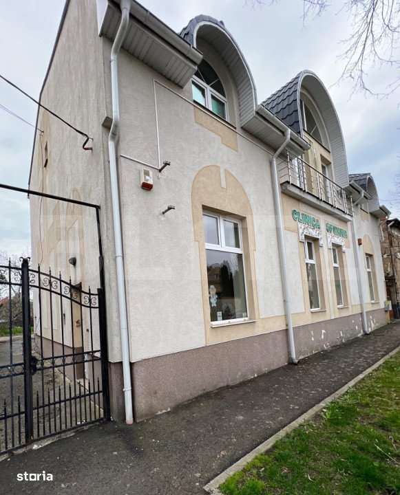 Casa de vanzare , anterior clinica medicala , 1174mp, 30 camere - Imagine principală: 1/7
