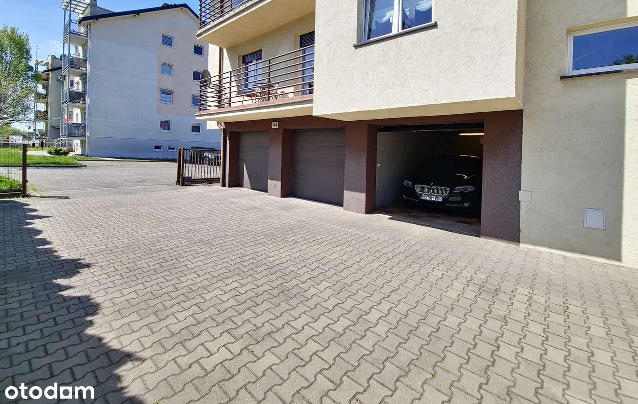 Garaż betonowy, uchylna brama, prąd, utwardzony dojazd. Ciepły! - Pełny obrazek: 2/3