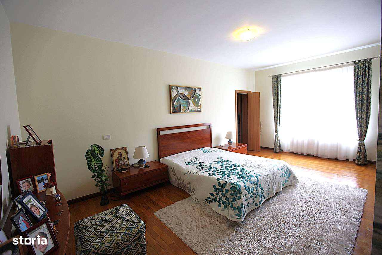 Vila deosebita in cartierul Tractorul - Imagine principală: 4/11