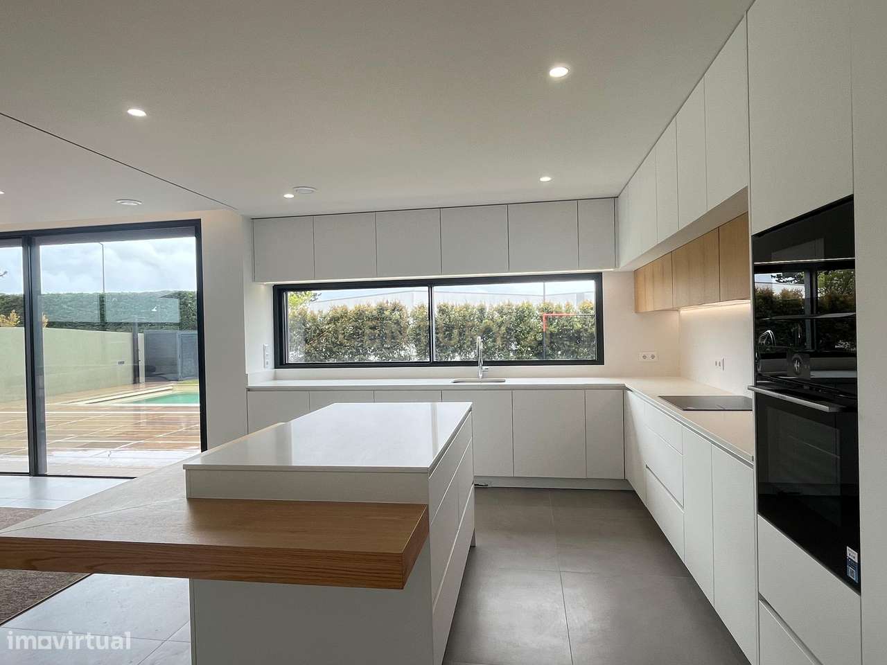 Moradia Contemporânea de Luxo em Azurara | Elegância, Privacidade e Di-51