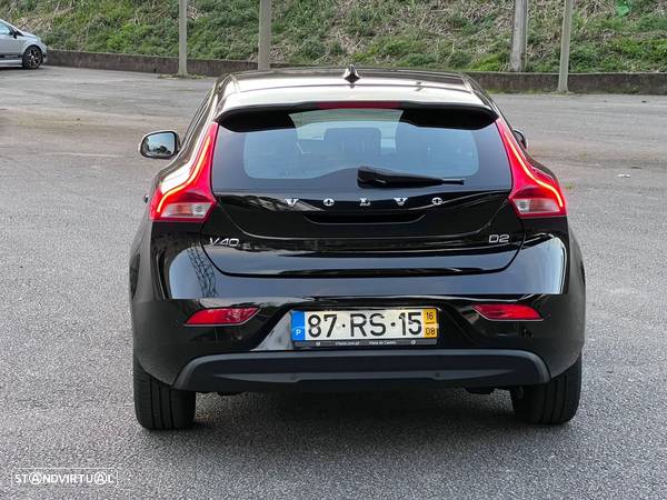 Volvo V40 2.0 D2 Momentum Eco - 18