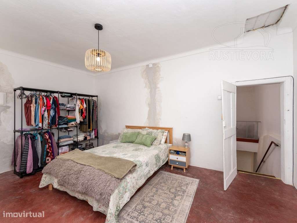 Moradia T2 em Cabeção com terraço-18