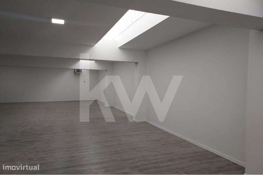 Loja Ampla com 487 m2 Renovada – Junto ao Túnel da Rua Faria Guimarães - Grande imagem: 2/14