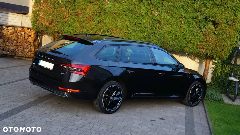 Skoda Superb Combi 2.0 TDI 4x4 DSG Sportline - 11