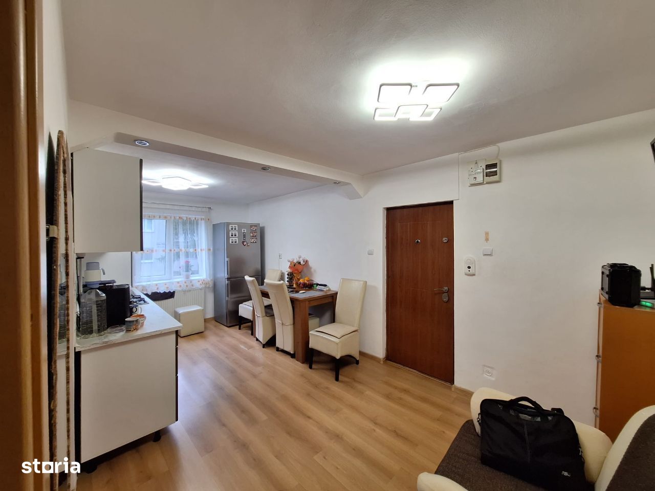 De vânzare apartament cu 3 cam., 63 mp. la 140000 Eur, zona Mănăstur