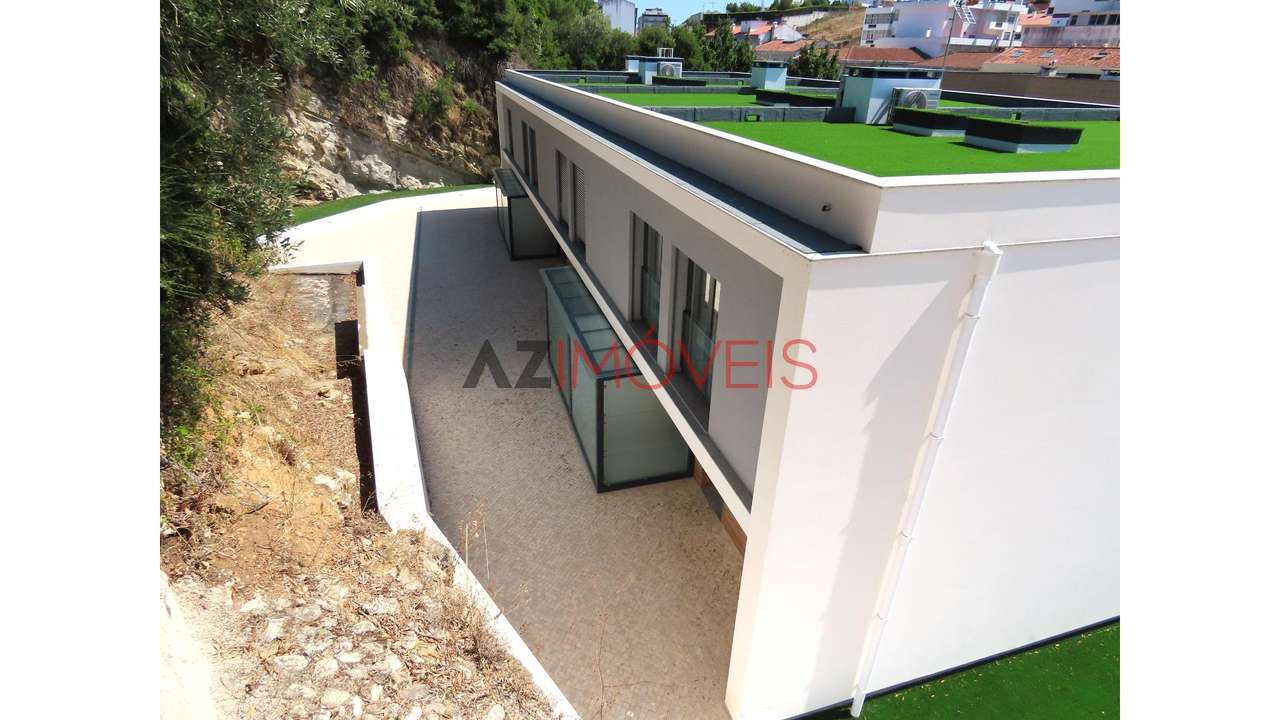 MORADIA NOVA  T3 NO CENTRO DE LEIRIA-37