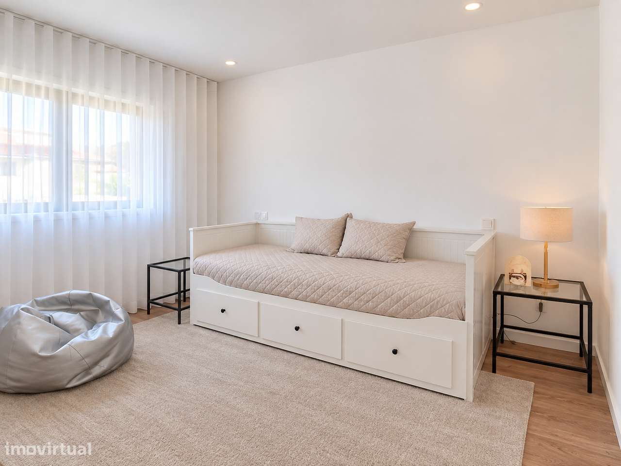 Moradia T3+1 com Jardim e Garagem em Vila Nova-5