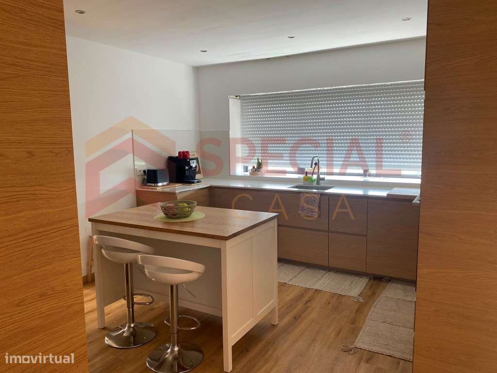Apartamento T3+1 em Arcozelo-9