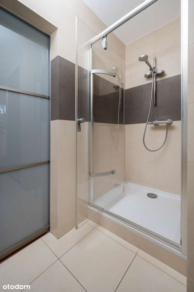 Apartament dla tych, którzy cenią dużo przestrzeni i światła-14