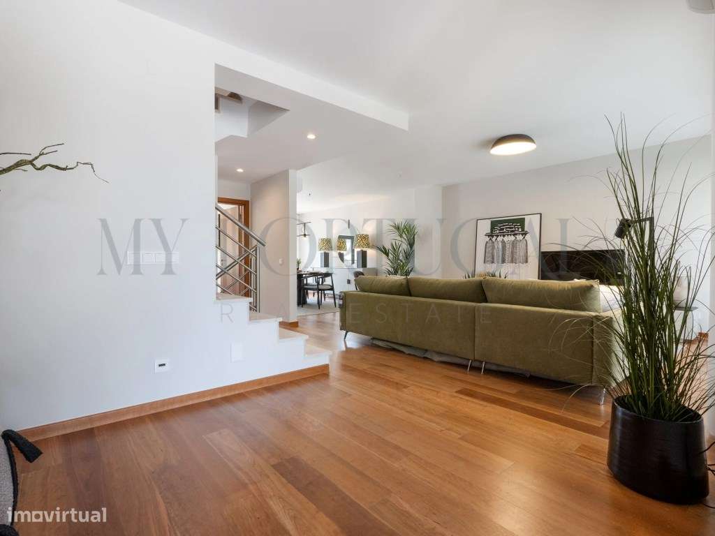 Elegância e Modernidade: Moradia T4 de Luxo com Rooftop em Alcochete - Grande imagem: 5/47