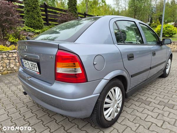 Opel Astra II 1.4 Club - 10