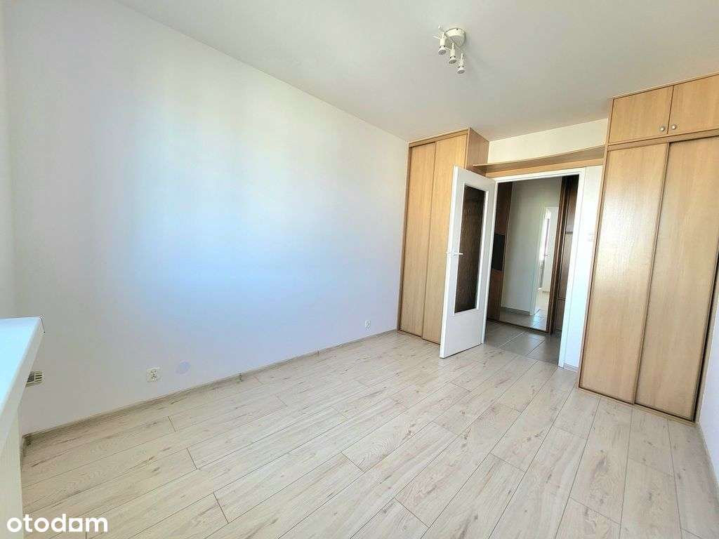 * * 2 pokoje do wejścia * * osiedle Bacieczki* *-10