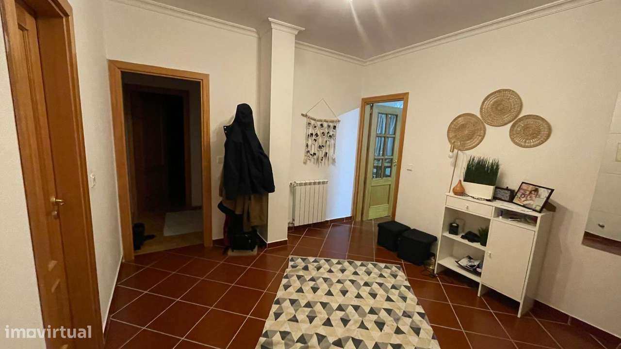 Apartamento t4 na rua Montes Herminios Covilhã-10