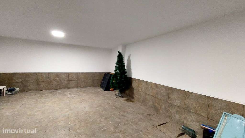 Moradia V4+1 em Banda com Piscina - Dume, Braga-40