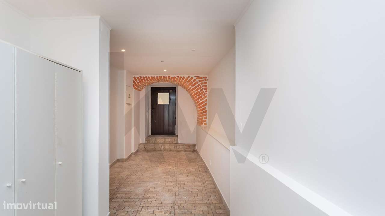 Minimalismo e Herança: O Refúgio Perfeito na Calçada do Lavra-10