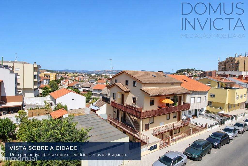 T3 com varanda, garagem e vista para o Castelo | Av. Cidade de Zamora-25