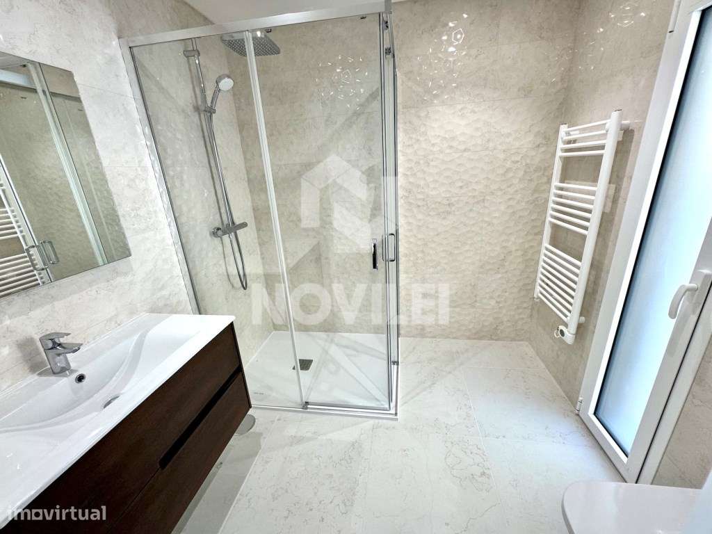 Moradia T4 em condomínio Fechado no centro de Leiria. - Grande imagem: 4/52