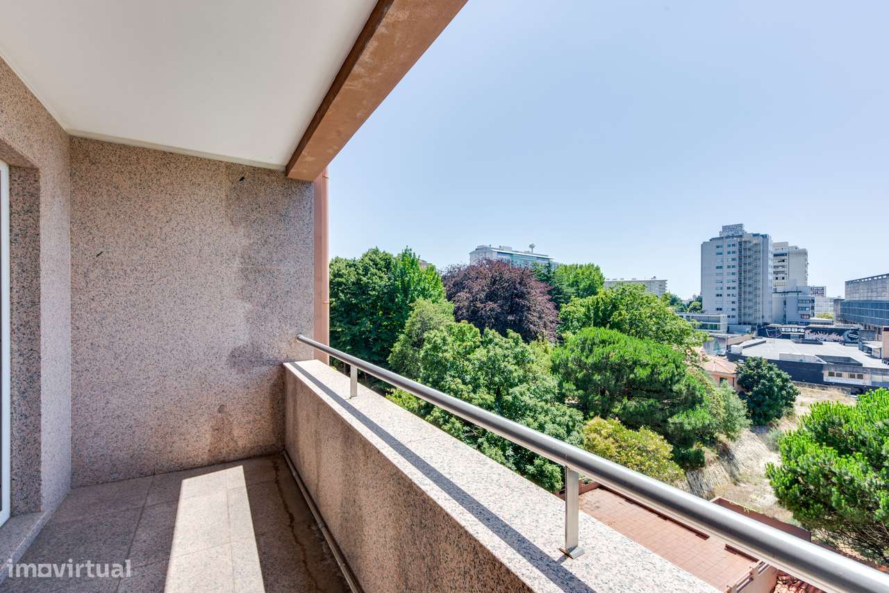 Apartamento T3 Venda em Ramalde,Porto-5