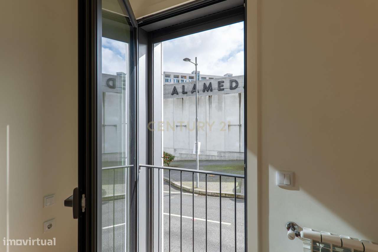 Apartamento T2 praticamente novo , nas Antas, Porto-37