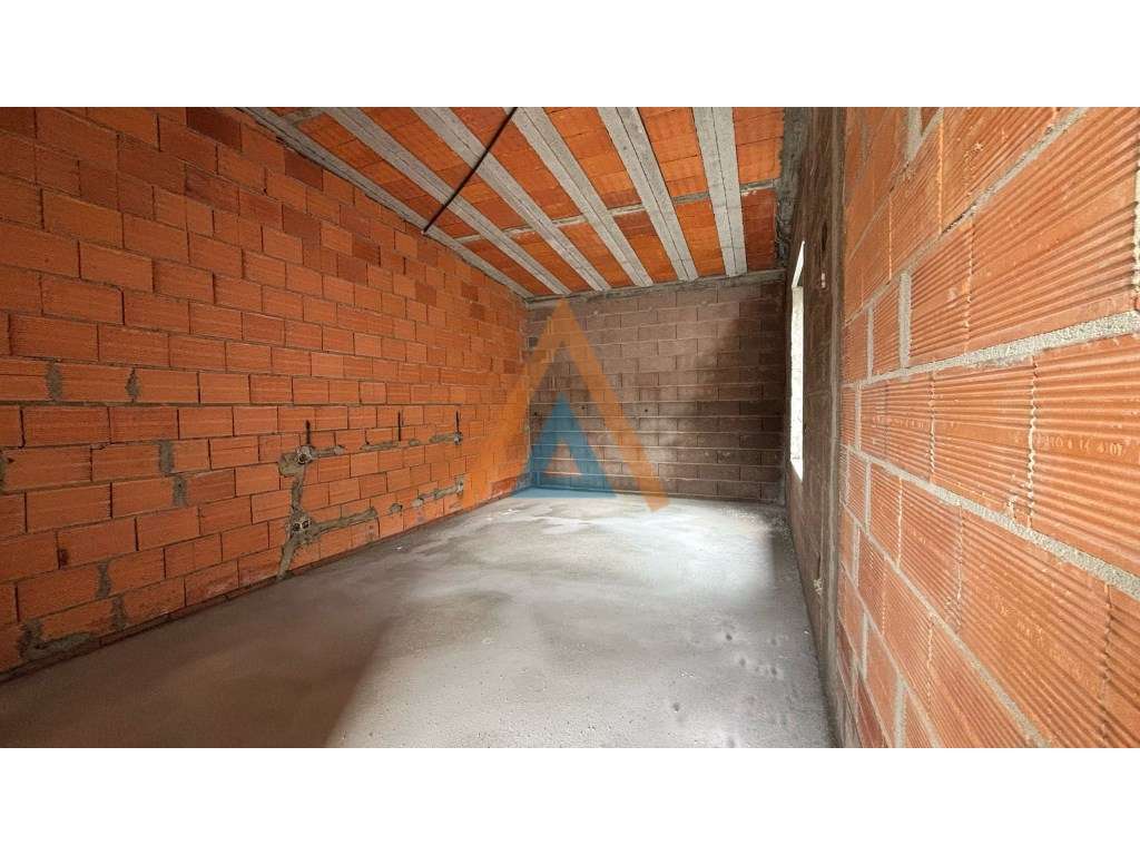 Moradia T3+1 Em Construção - Grande imagem: 2/27