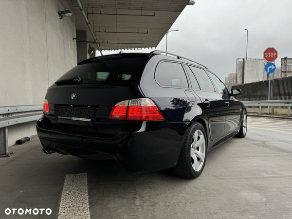 BMW Seria 5 530d xDrive Touring Edition Sport - 32