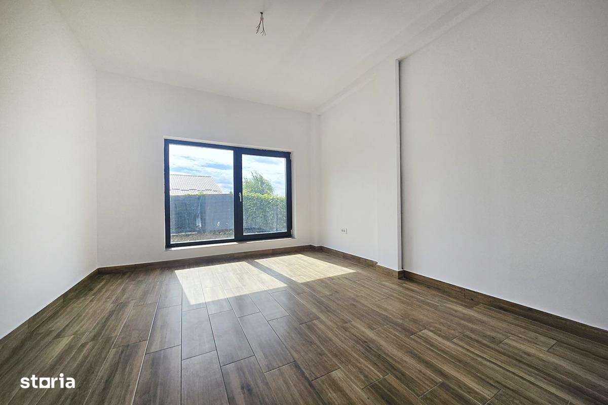 VILA deosebita  Hlincea 170 MP TEREN 1500 MP - Imagine principală: 5/18