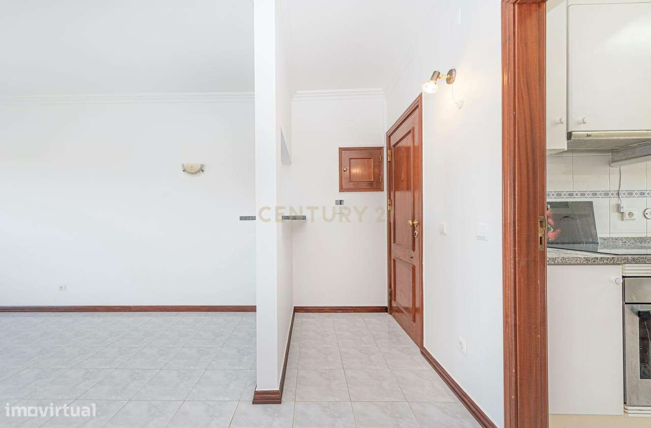 T2 no 2.º andar em Trajouce – com arrecadação e estacionamento - Grande imagem: 4/19