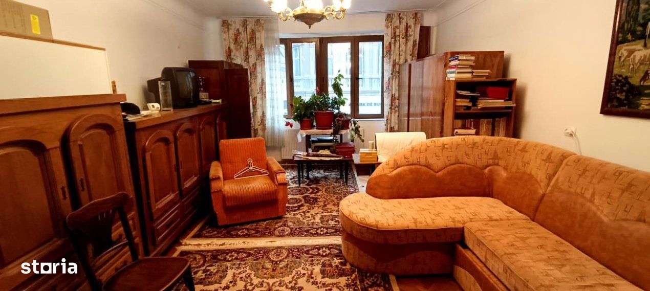 Apartament cu pod mansardabil in casa ingrijita - Piata Sfatului , Rep - Imagine principală: 5/8