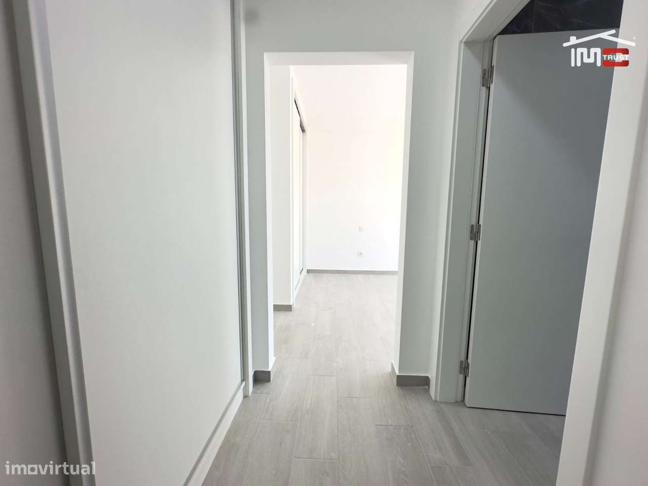 Incrível Moradia T4-18